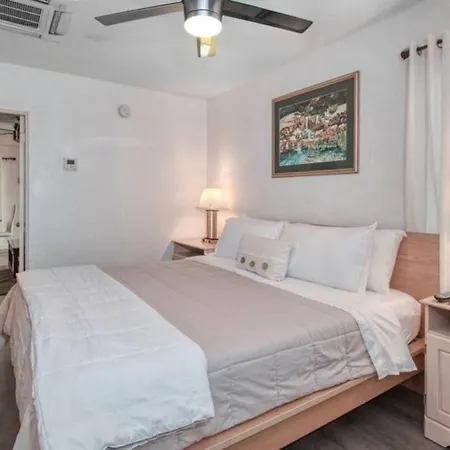 Park Shore Suite 9 - Madeira Beach!